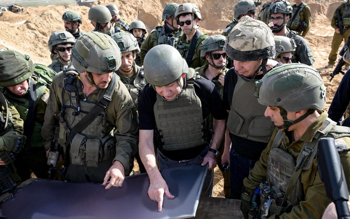 Iisraeli sõduritega kohtunud Netanyahu lubas jätkata võitlust rahvusvahelisele survele hoolimata. Teisipäeval hääletas valdav enamus maailma riikidest mittesiduva resolutsiooni poolt, mis kutsub üles kohesele relvarahule.