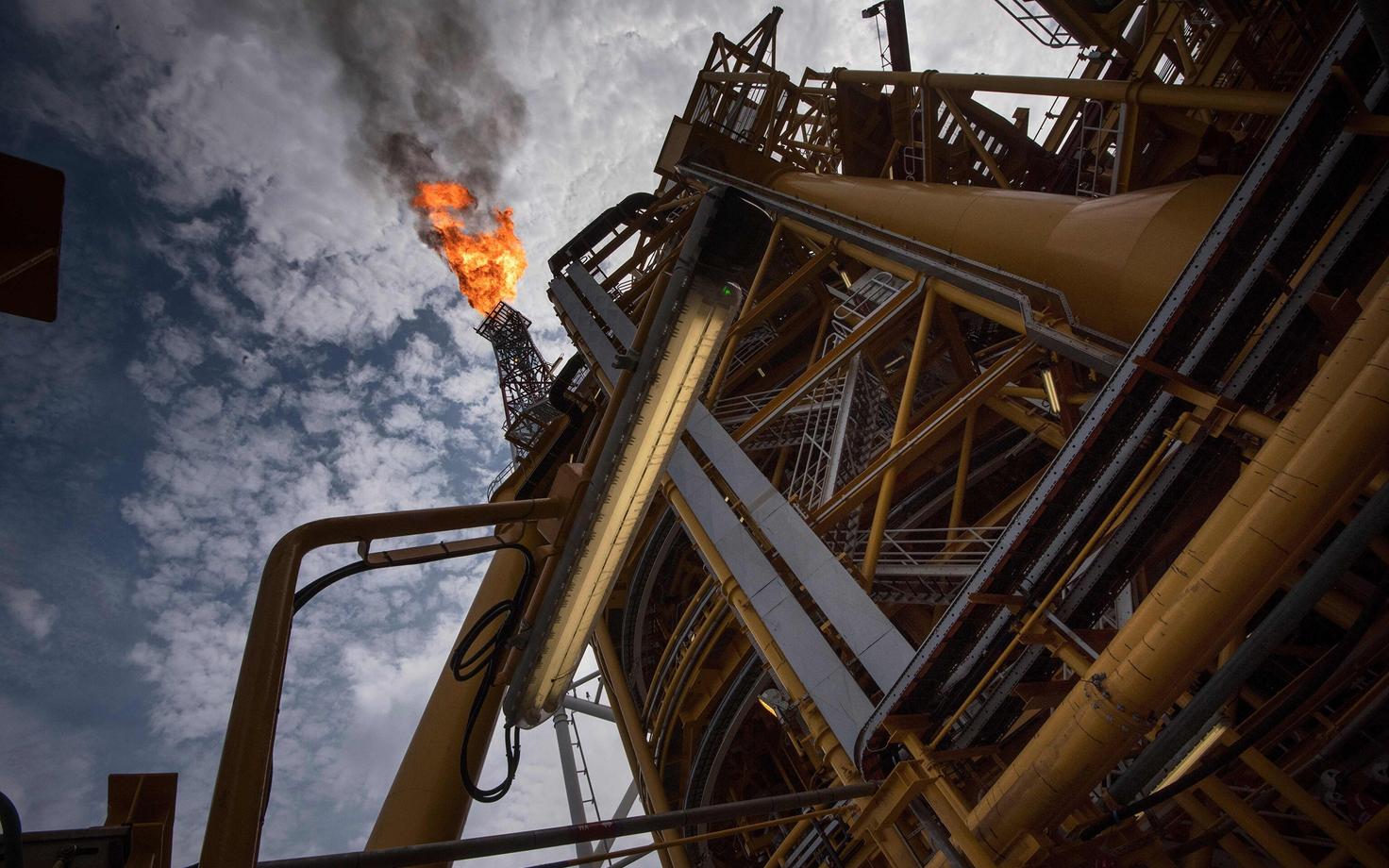 Добыча нефти в Анголе.