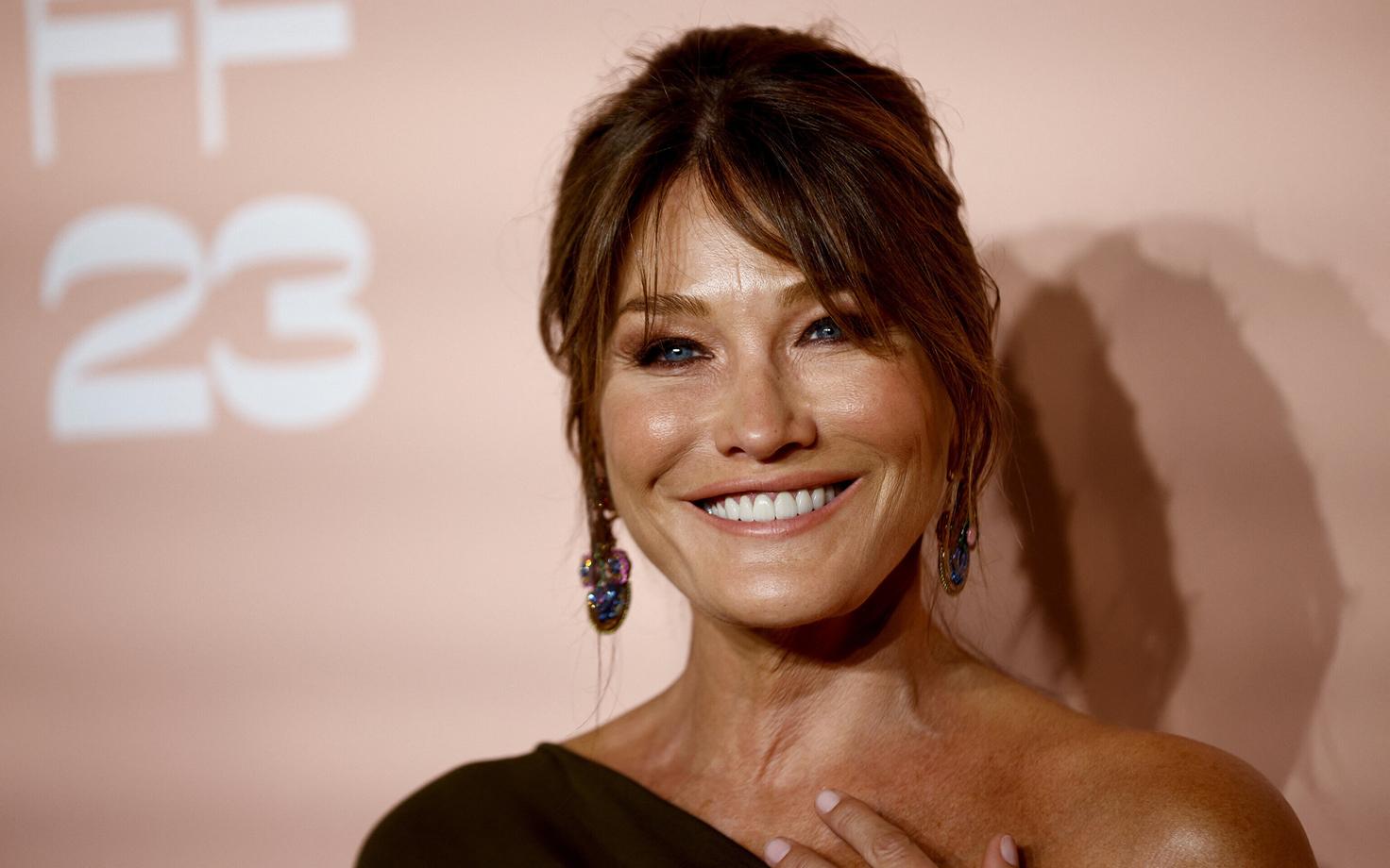 Carla Bruni astus Depardieu kaitseks välja