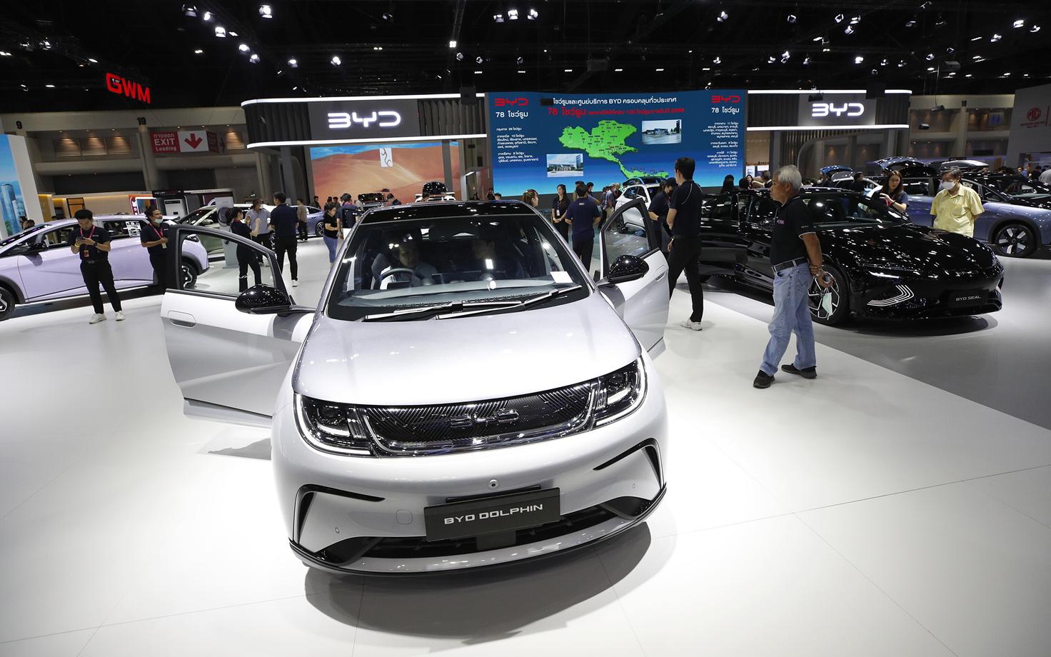 Электромобиль BYD на автосалоне в Бангкоке в декабре 2023 года.