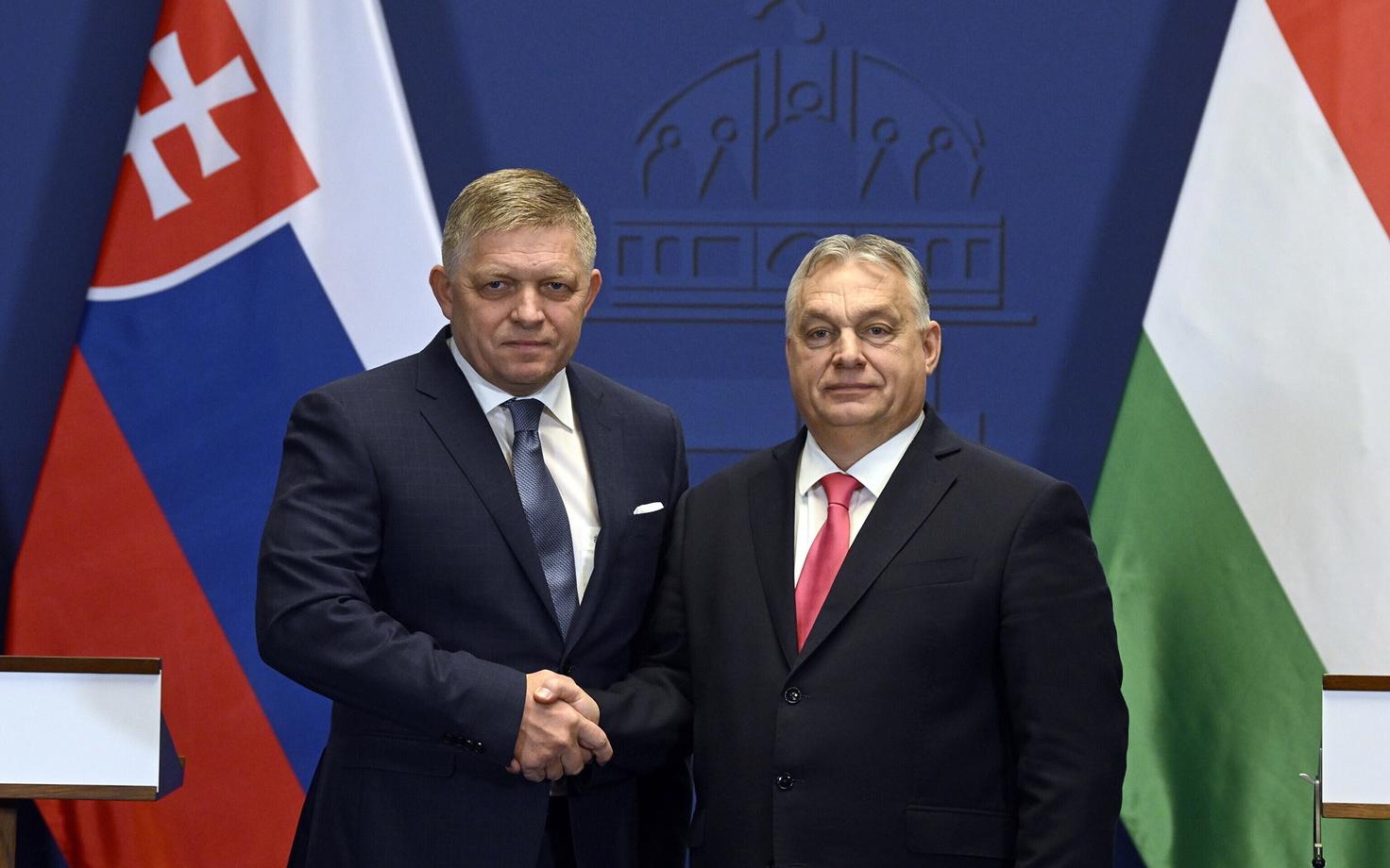 Роберт Фицо и Виктор Орбан.