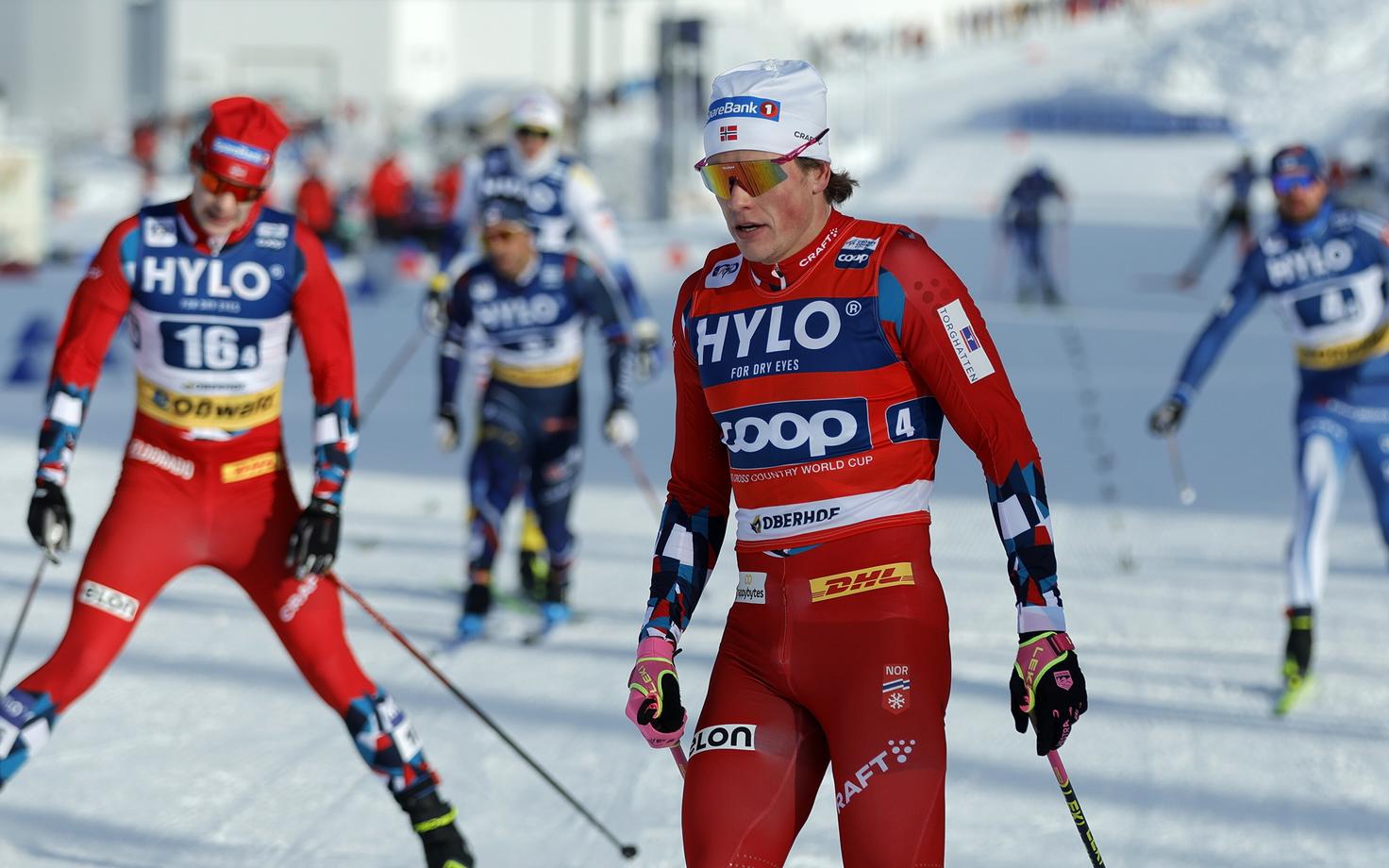 Sprindiekspert Johannes Hösflot Kläbo tõi Norra pingelises lõppheitluses esimesena üle finišijoone