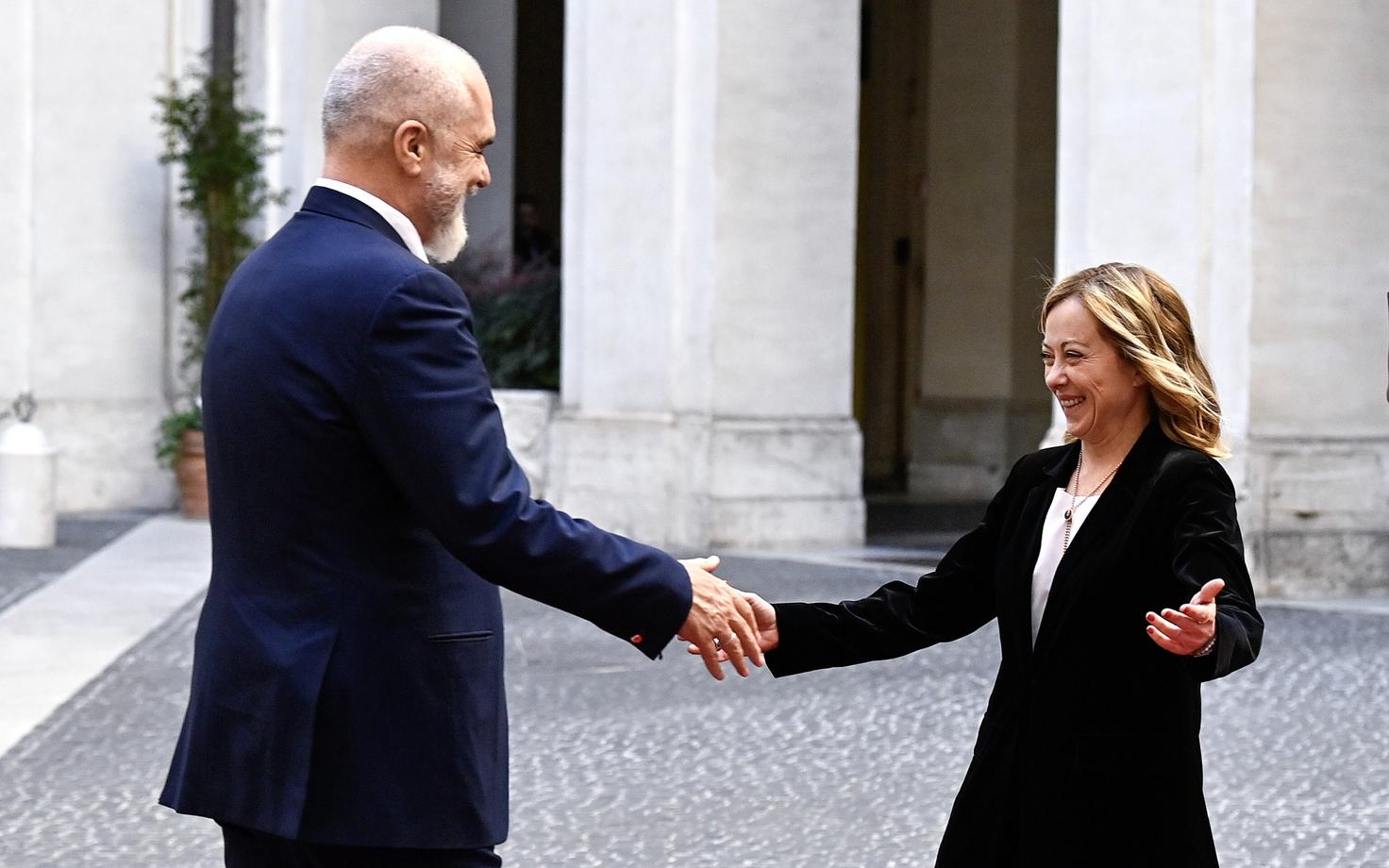 Albaania peaminister Edi Rama ja Itaalia peaminister Giorgia Meloni.
