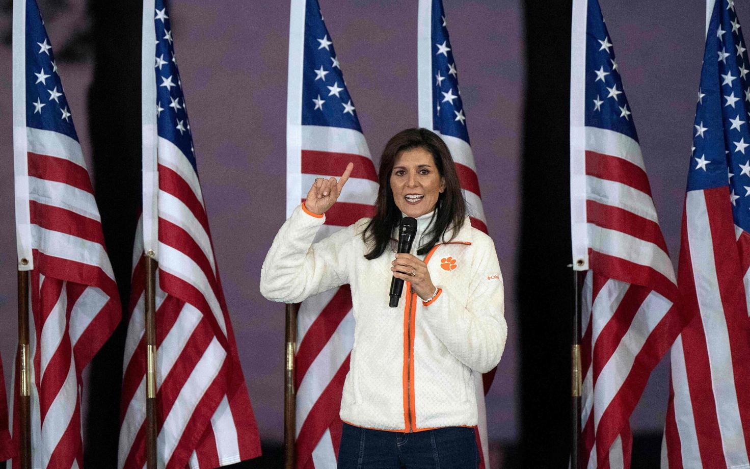 USA vabariiklaste presidendikandidaadiks pürgiv Nikki Haley Lõuna-Carolina Clemsoni linnas.