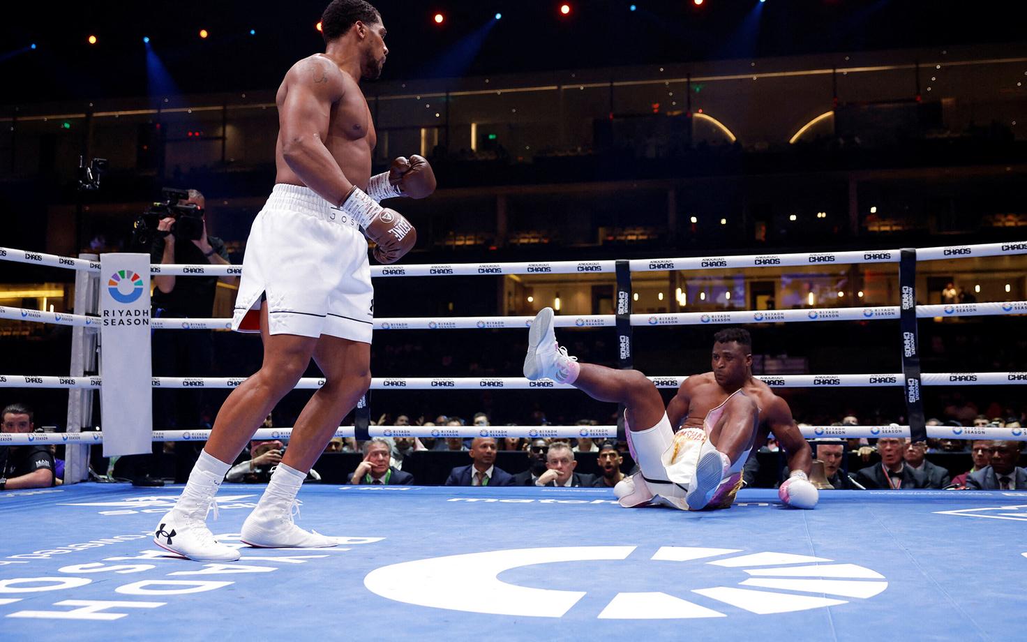 Anthony Joshua ja Francis Ngannou