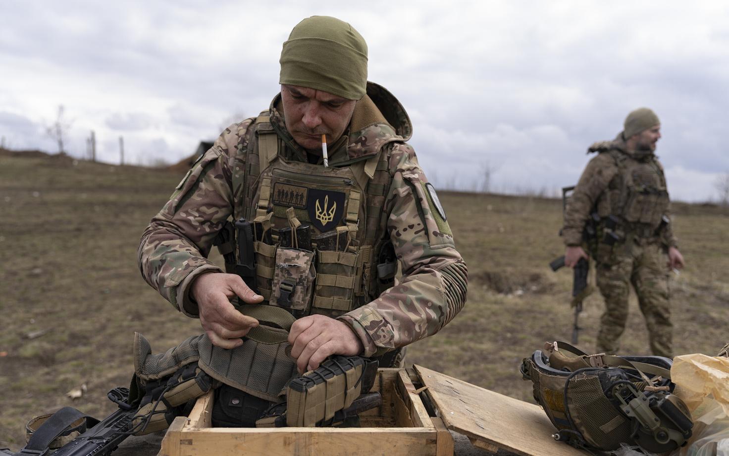 Тренировки украинских военных в Донецкой области.