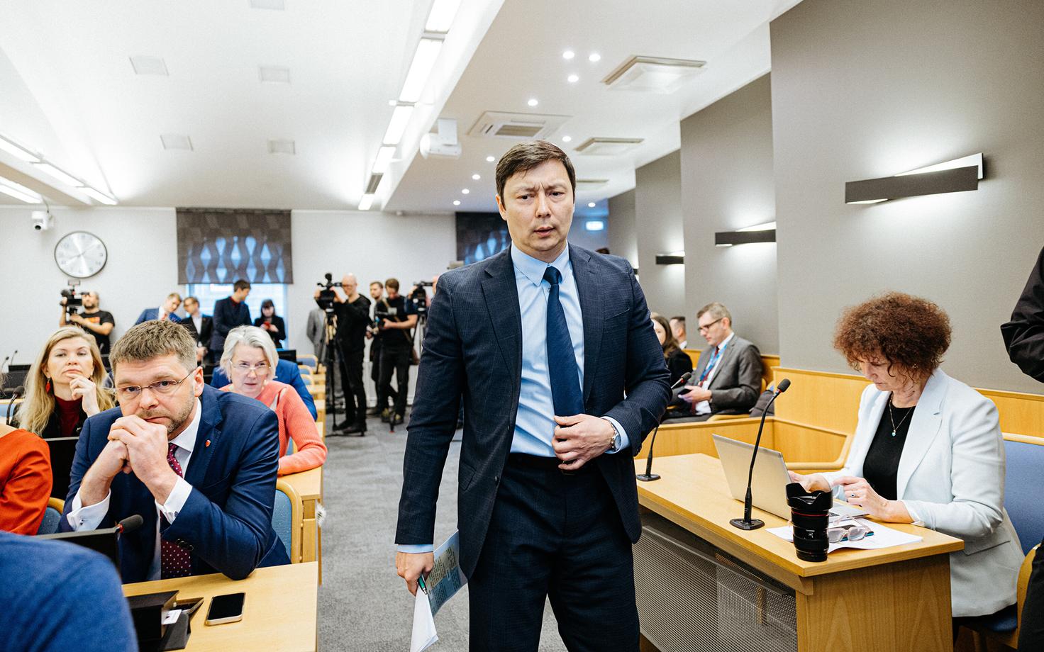 Михаил Кылварт надеется, что новая власть не будет увольнять работников из-за того, что те являются членами Центристской партии.