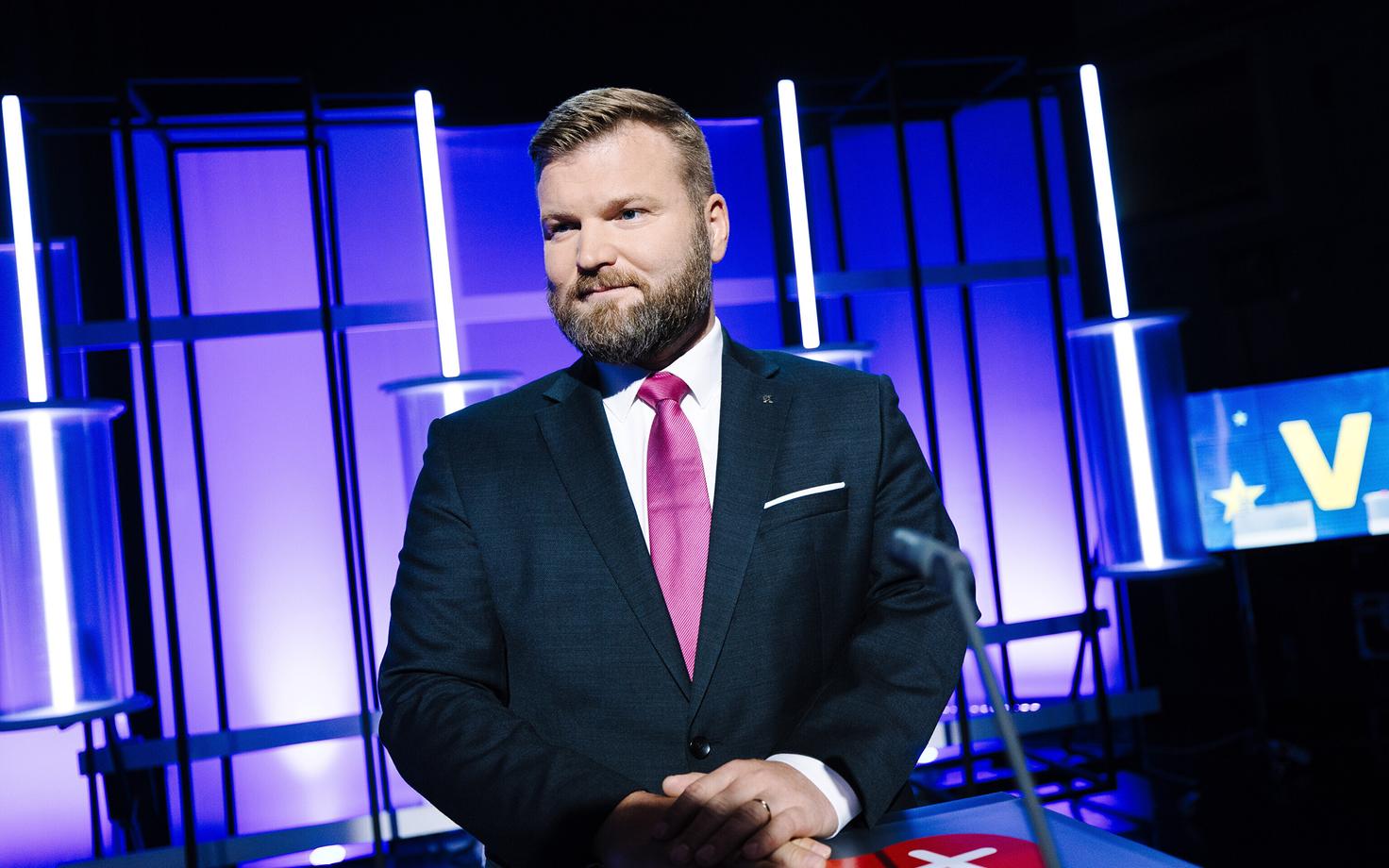Tähtajaks esitatud majanduslike huvide deklaratsioonide võrdlusest selgub, et mullu oli enim teeniv riigikogu liige Lauri Laats.