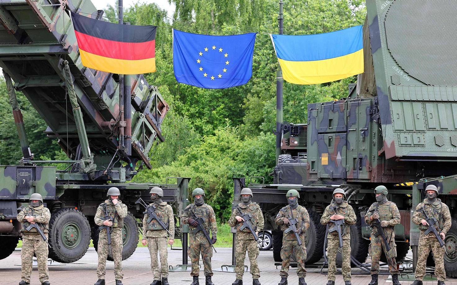 Saksamaa ja Ukraina sõjaväelased