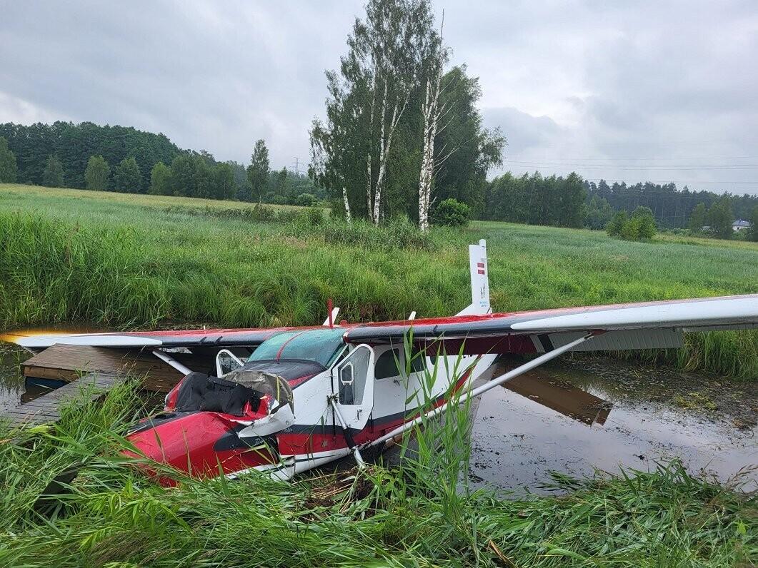 Riia lähedal tegi väikelennuk hädamaandumise