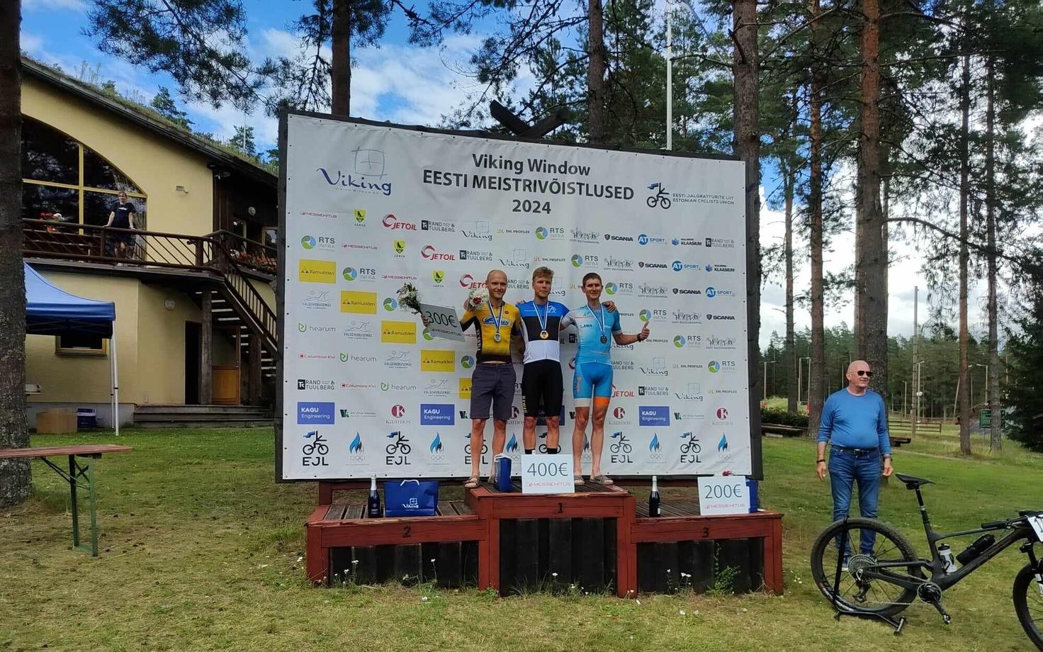 Meeste esikolmik (vasakult): Josten Vaidim, Markus Pajur, Peeter Tarvis
