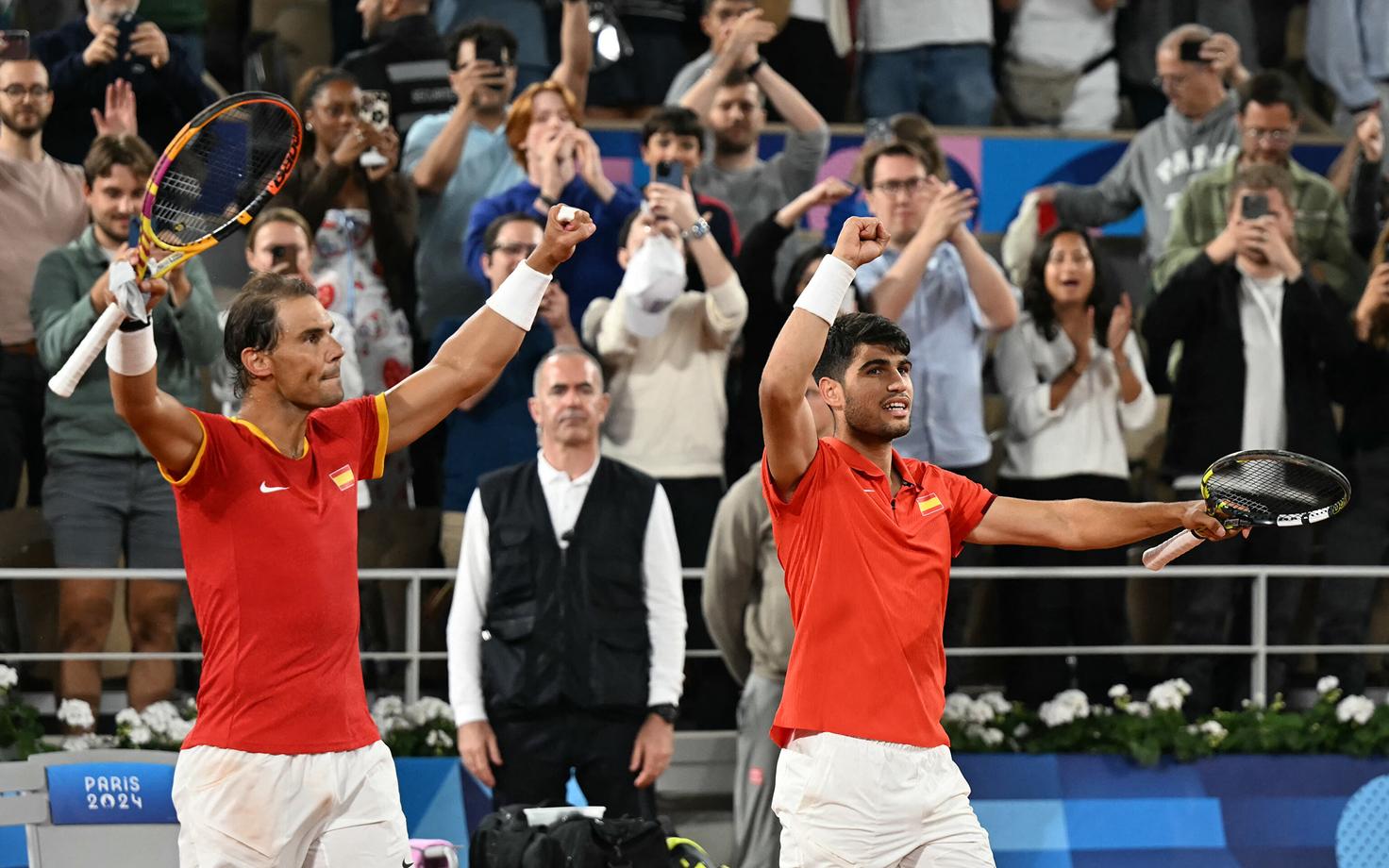 Rafael Nadal (vasakul) ja Carlos Alcaraz