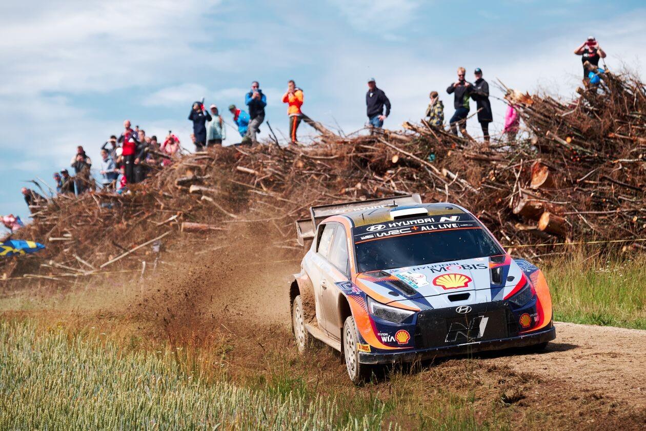 Отт Тянак и Мартин Ярвеоя на Rally Estonia в 2022 году.