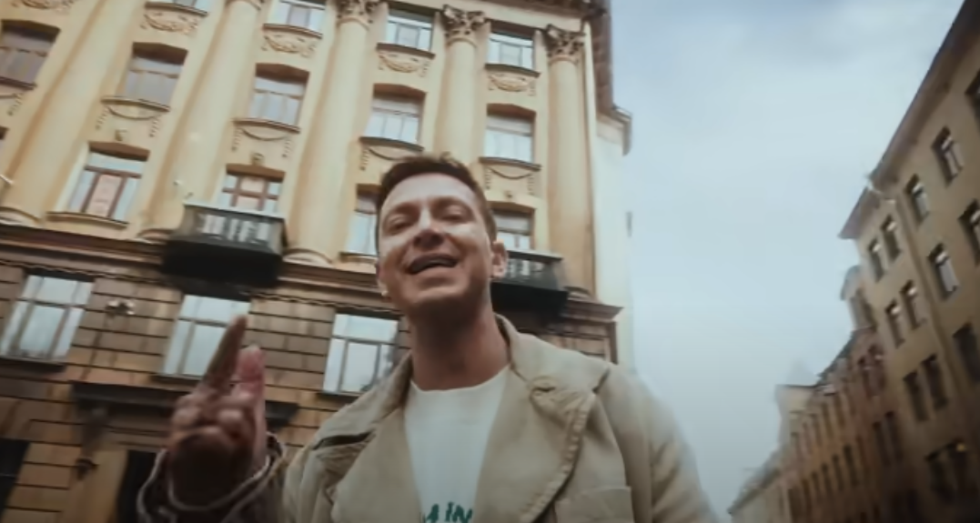 Oxxxymiron.