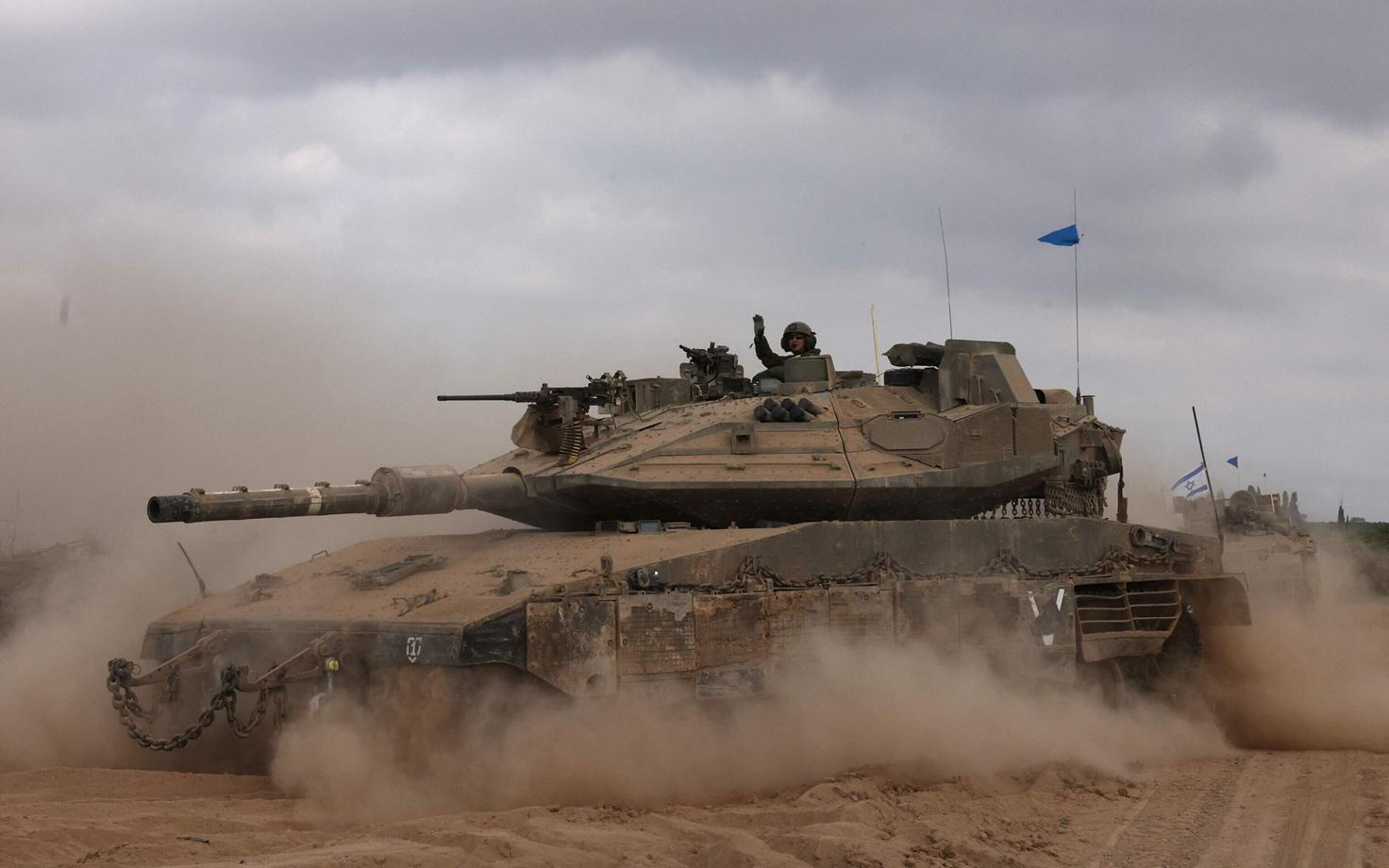 Iisraeli tank riigi lõunapiiril Gaza sektori lähedal.