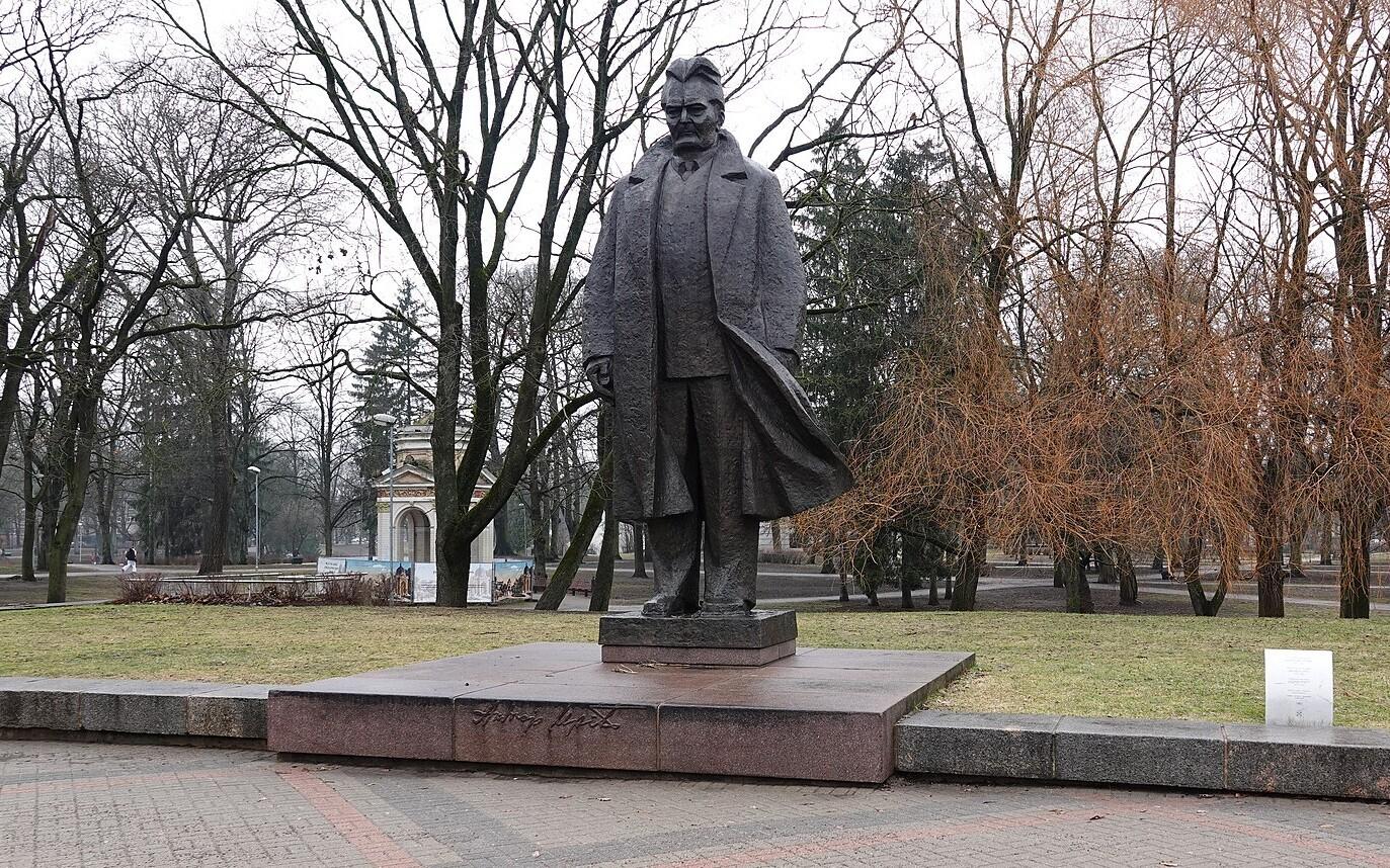 Andrejs Upītsi monument