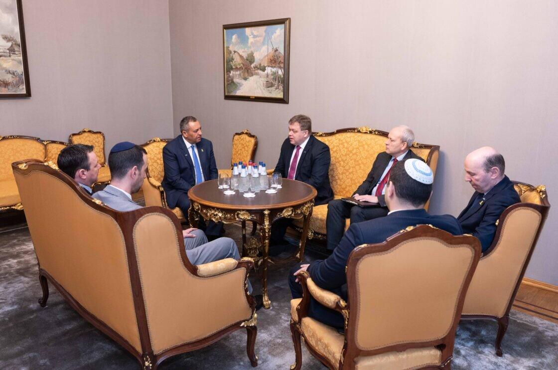 Спикер Рийгикогу Лаури Хуссар встретился с израильской делегацией.