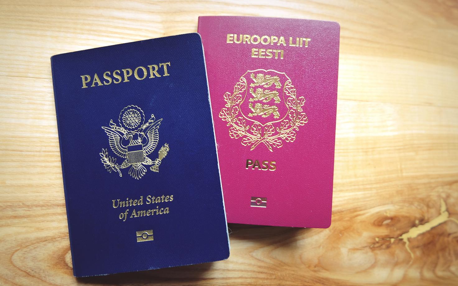 USA ja Eesti pass.