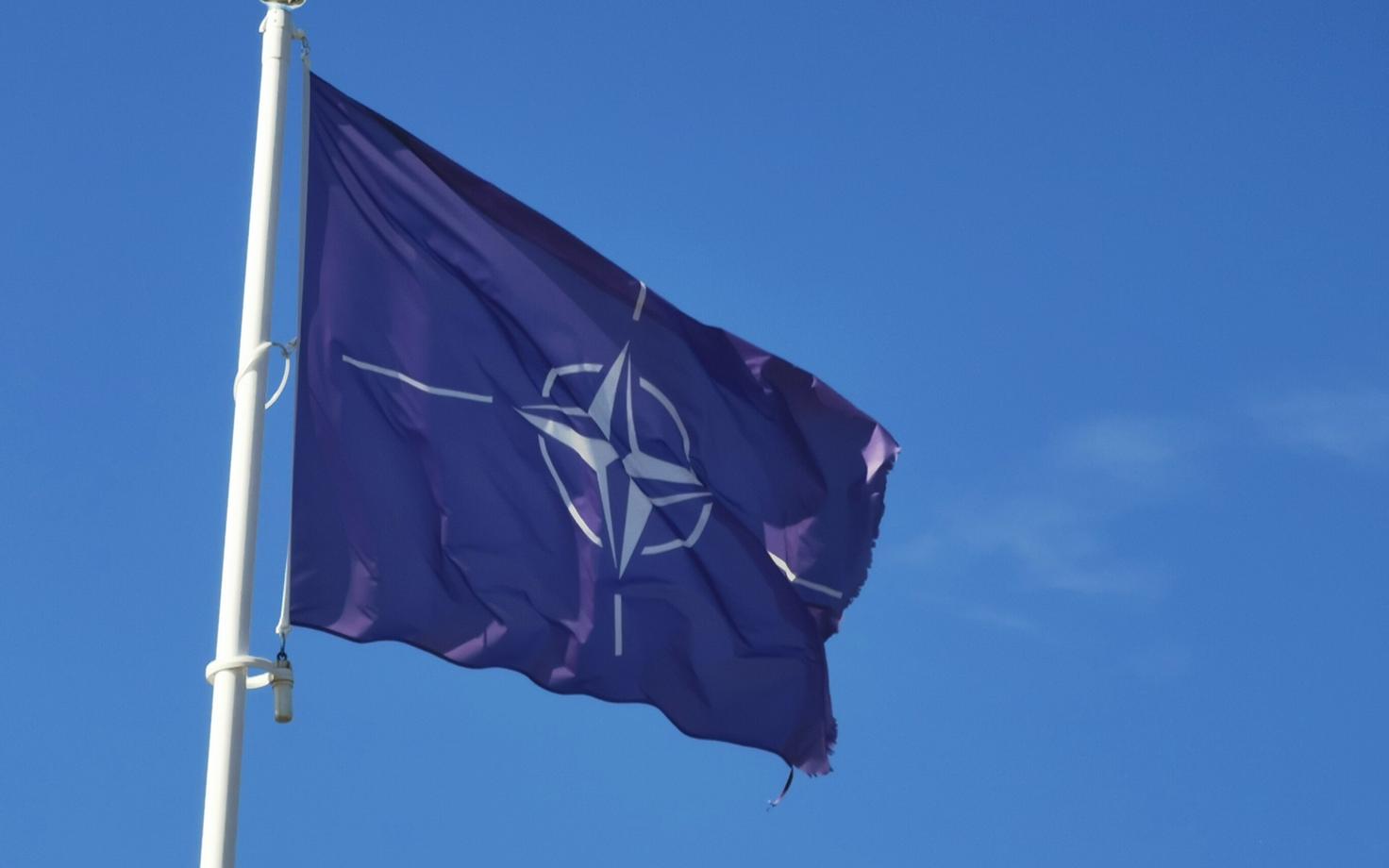 NATO lipp.