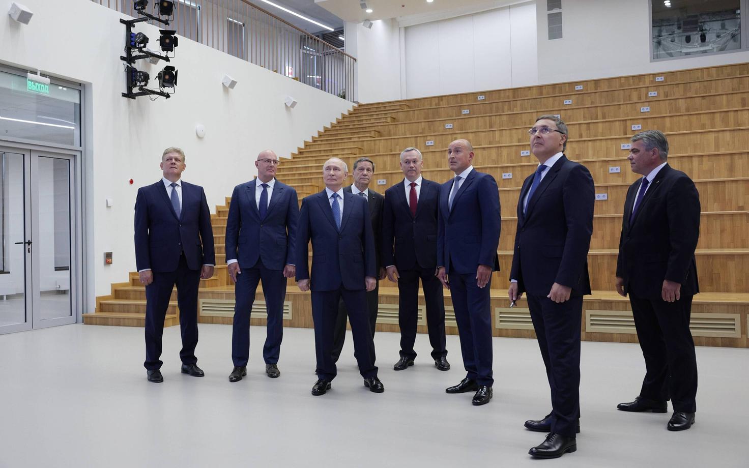 Venemaa president Vladimir Putin külastamas Novosibirski ülikooli puhkekeskust