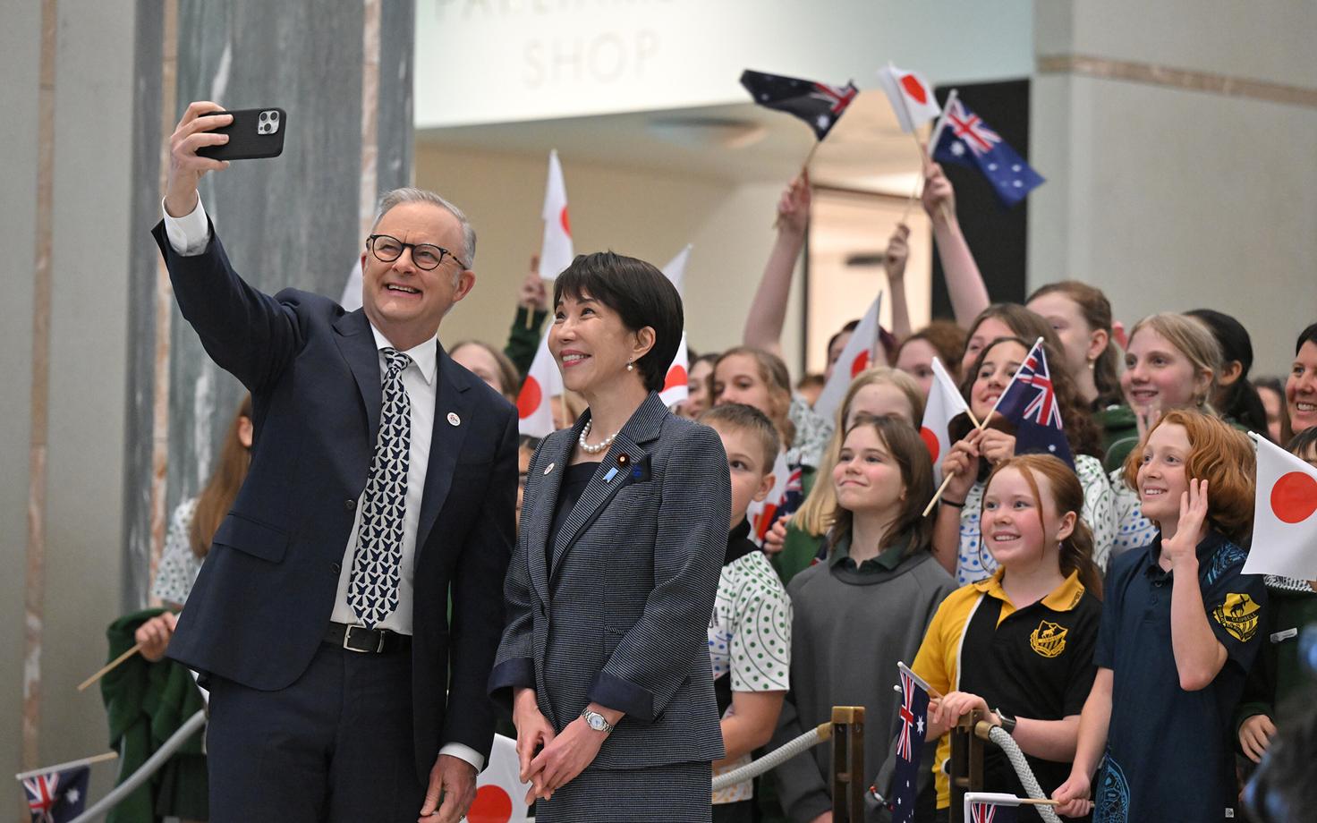 Anthony Albanese ja Sanae Takaichi