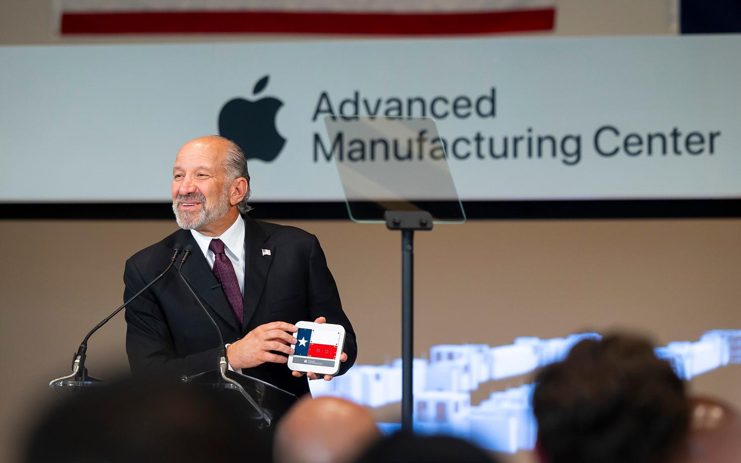 USA kaubandusminister Howard Lutnick Apple'i tehases
