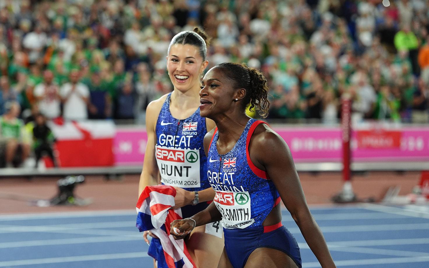 Amy Hunt ja Dina Asher-Smith