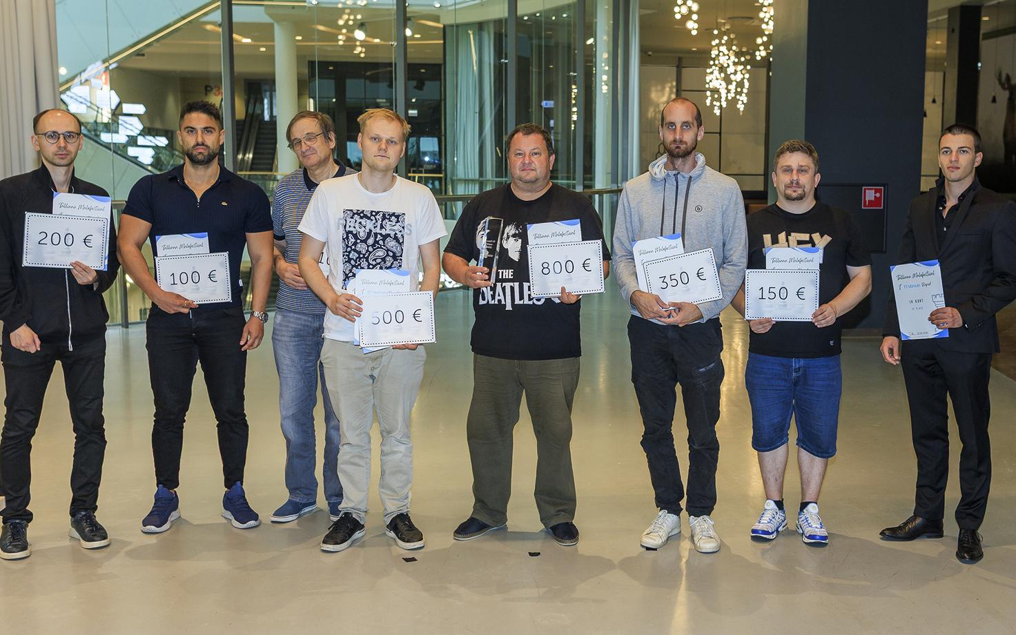 Tallinna malefestivali kiirturniiri võitis Saksamaa suurmeister Daniel Fridman (keskel)