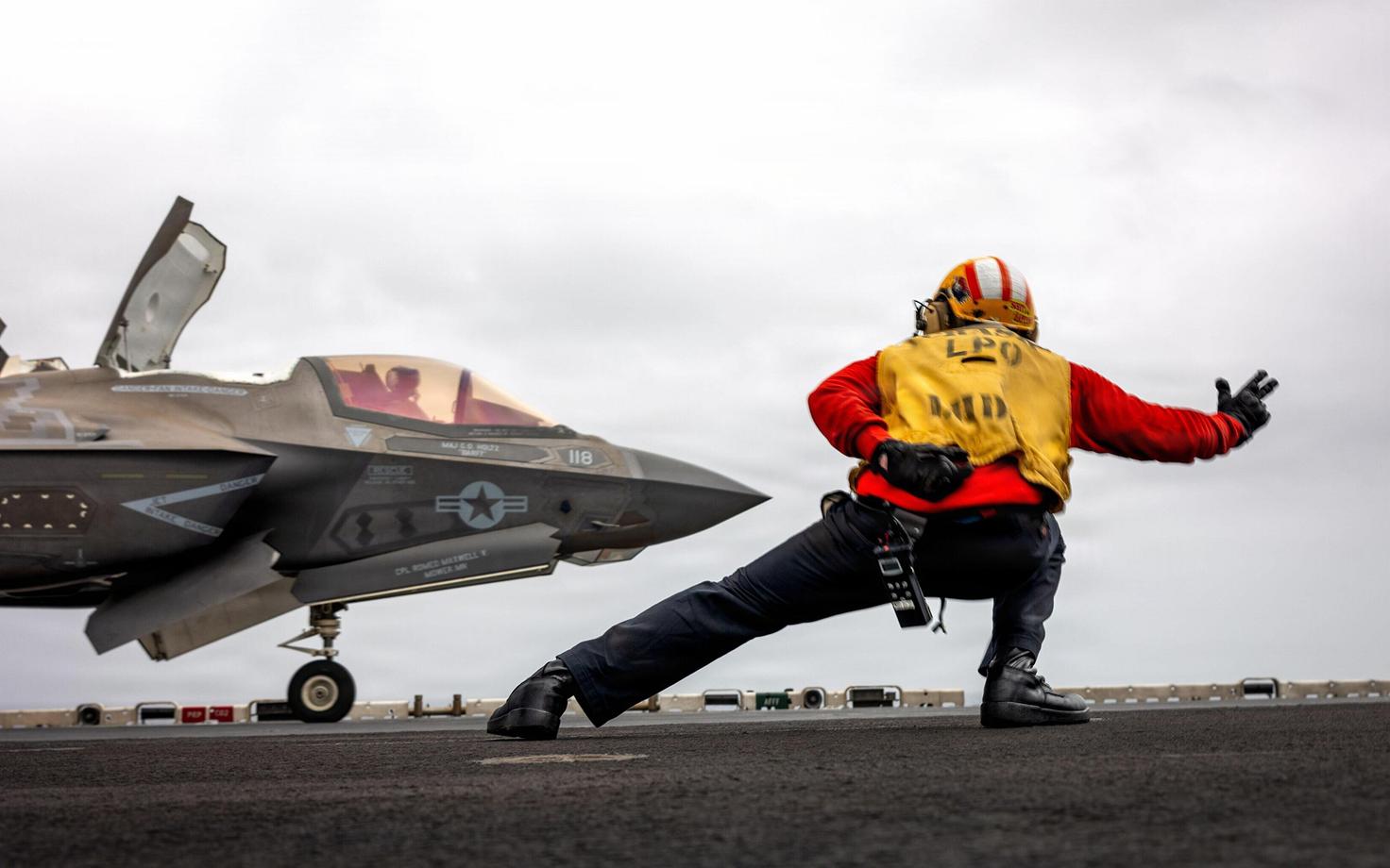 USA varghävitaja F-35B Lightning II startimas tänavu juulis Araabia merel paiknenud Wasp-klassi ründelaevalt USS Boxer.
