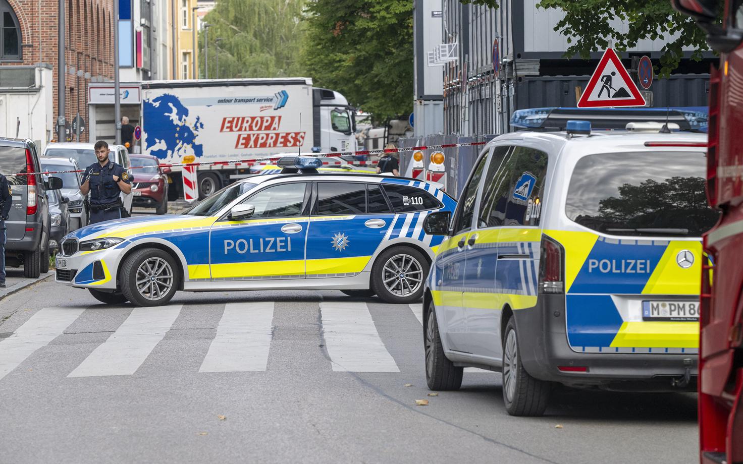 Saksa politsei Münchenis toimunut süütamiskatset uurimas.