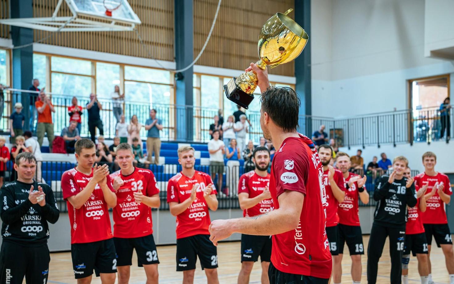 Eelmisel hooajal superkarika võitnud Põlva Serviti.