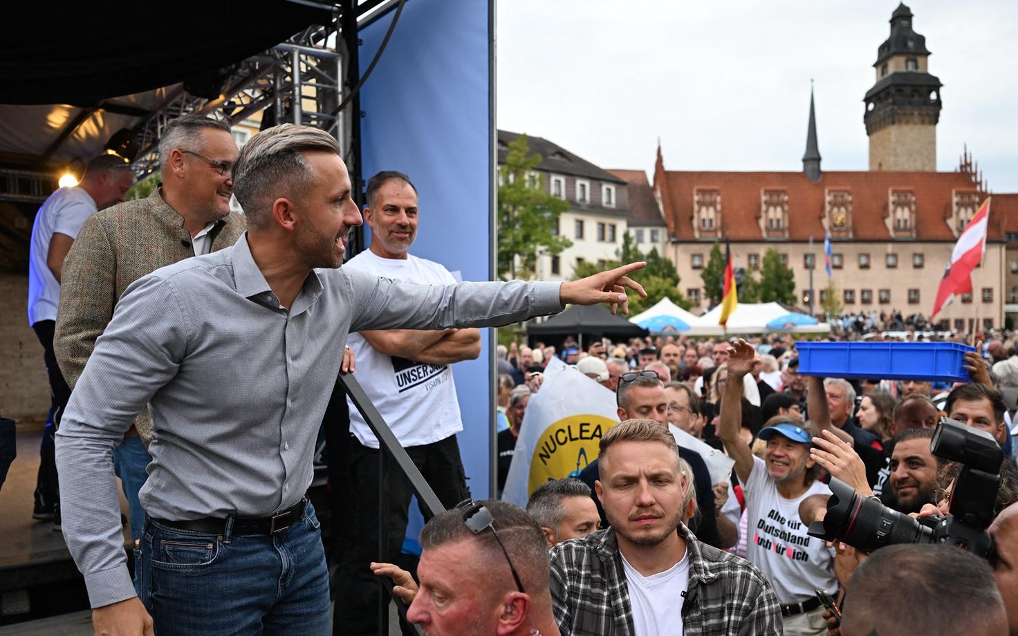 AfD Saksi Anhalti esinumber Ulrich Siegmund valimiskampaaniat tegemas