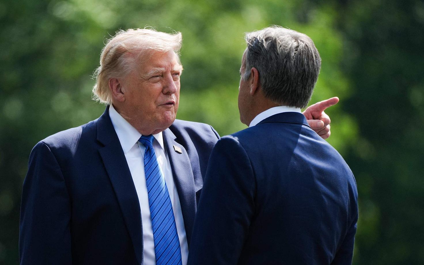 USA president Donald Trump vestlemas CIA juhi John Ratcliffiga.