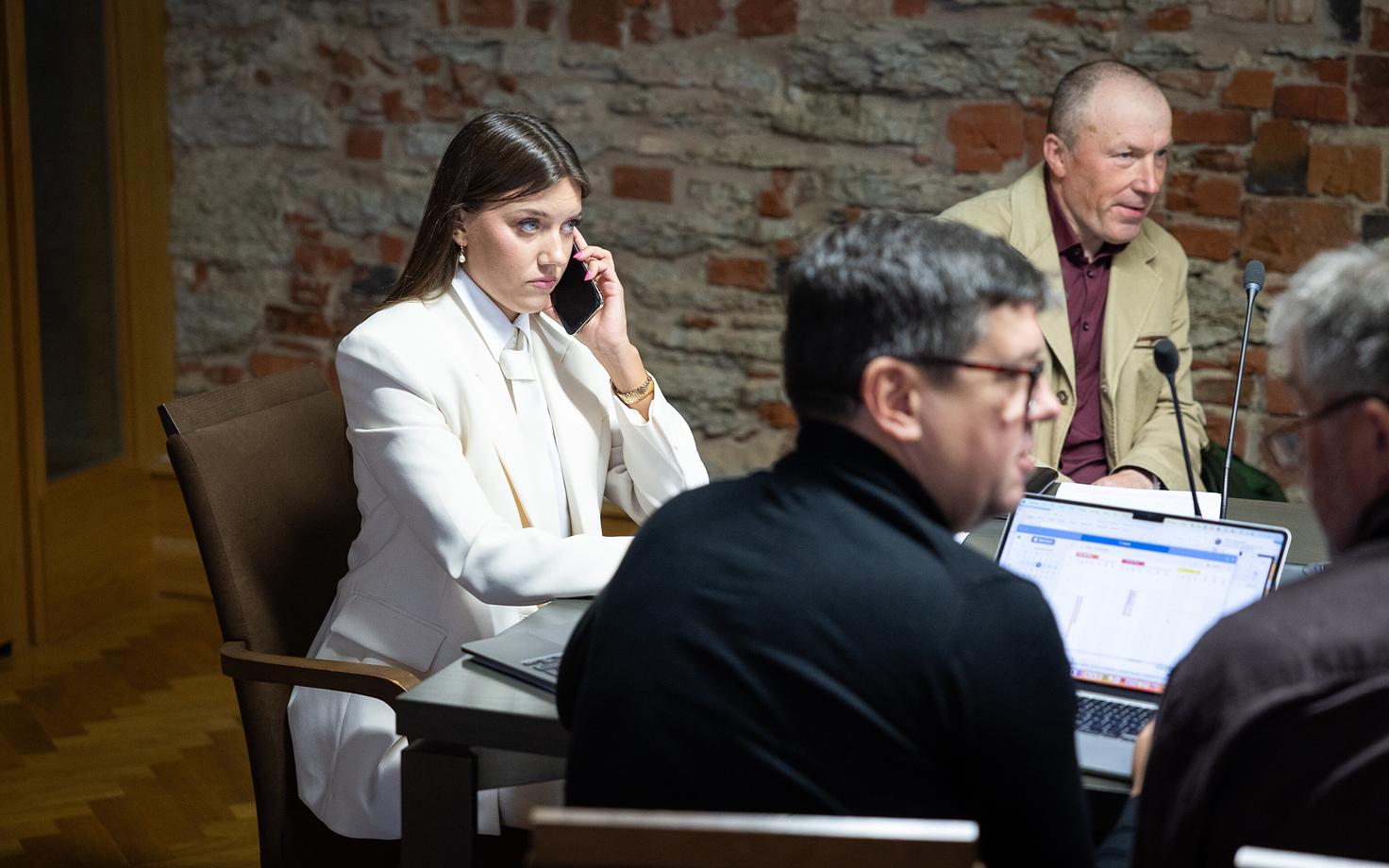 Riigikogu komisjonide erakorraline istung