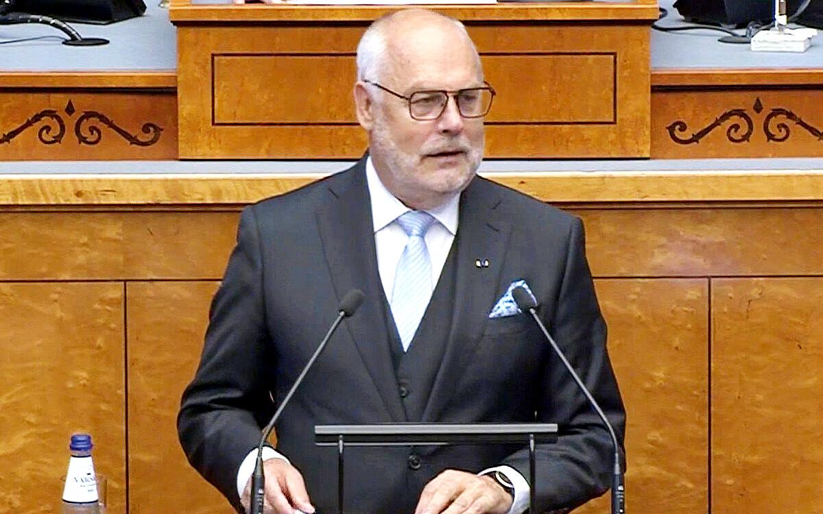 Alar Karis riigikogus.