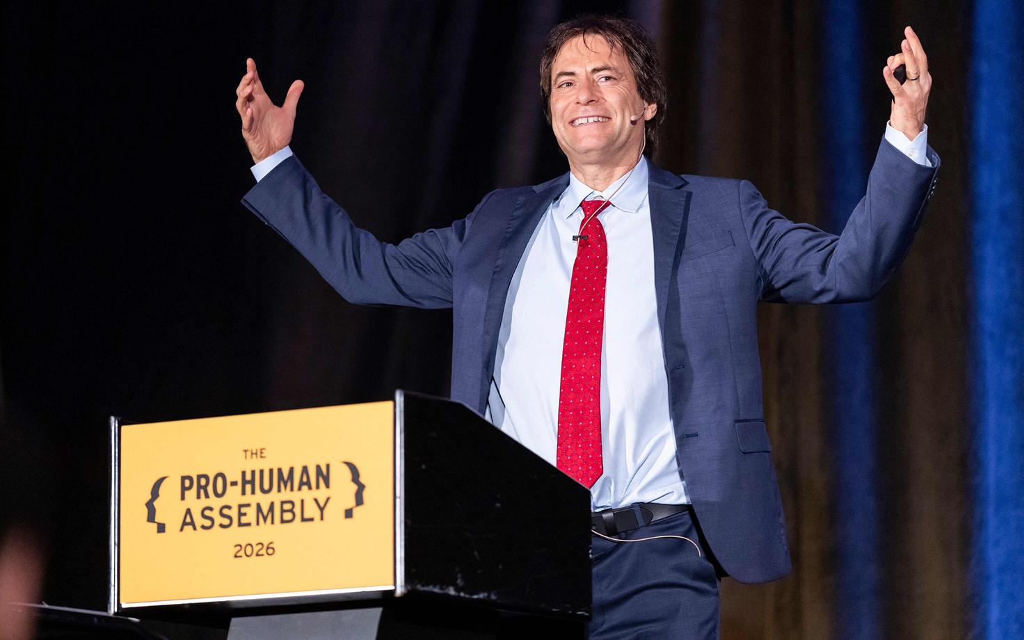 Organisatsiooni Future of Life Institute asutaja, MIT teadlane Max Tegmark avamas AI-ohtudele pühendatud konverentsi Pro-Human Assembly.