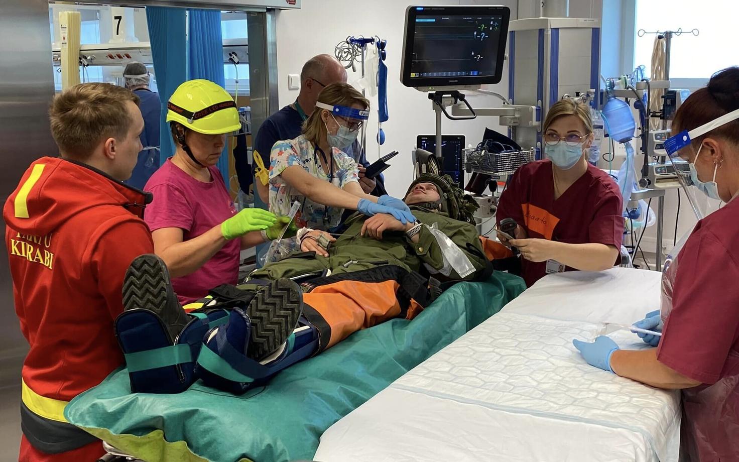 Paramedics and medical staff at Ida-Viru Central Hospital (IVKH) during a Tervex exercise in 2023.