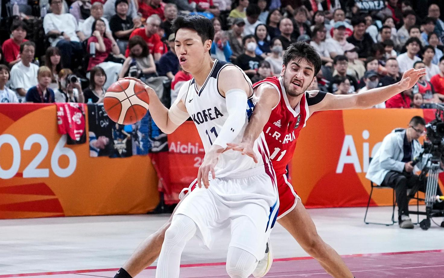 Lõuna-Korea korvpallikoondise mängujuht Lee Woo-suk mängus Iraani vastu