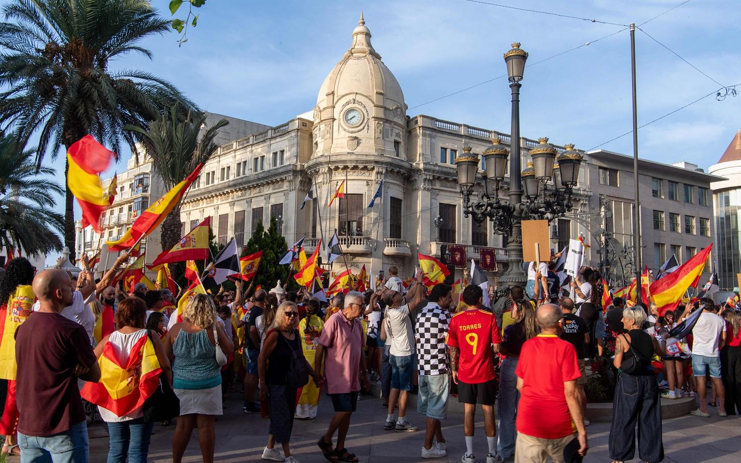 Ceuta elanikud avaldavad Maroko piiri ääres meelt