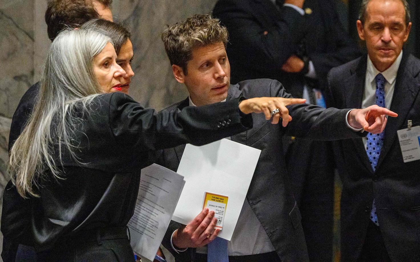 ÜRO Julgeolekunõukogus toimunud AI-arutelule saabus ka OpenAI tegevjuht Sam Altman (keskel).