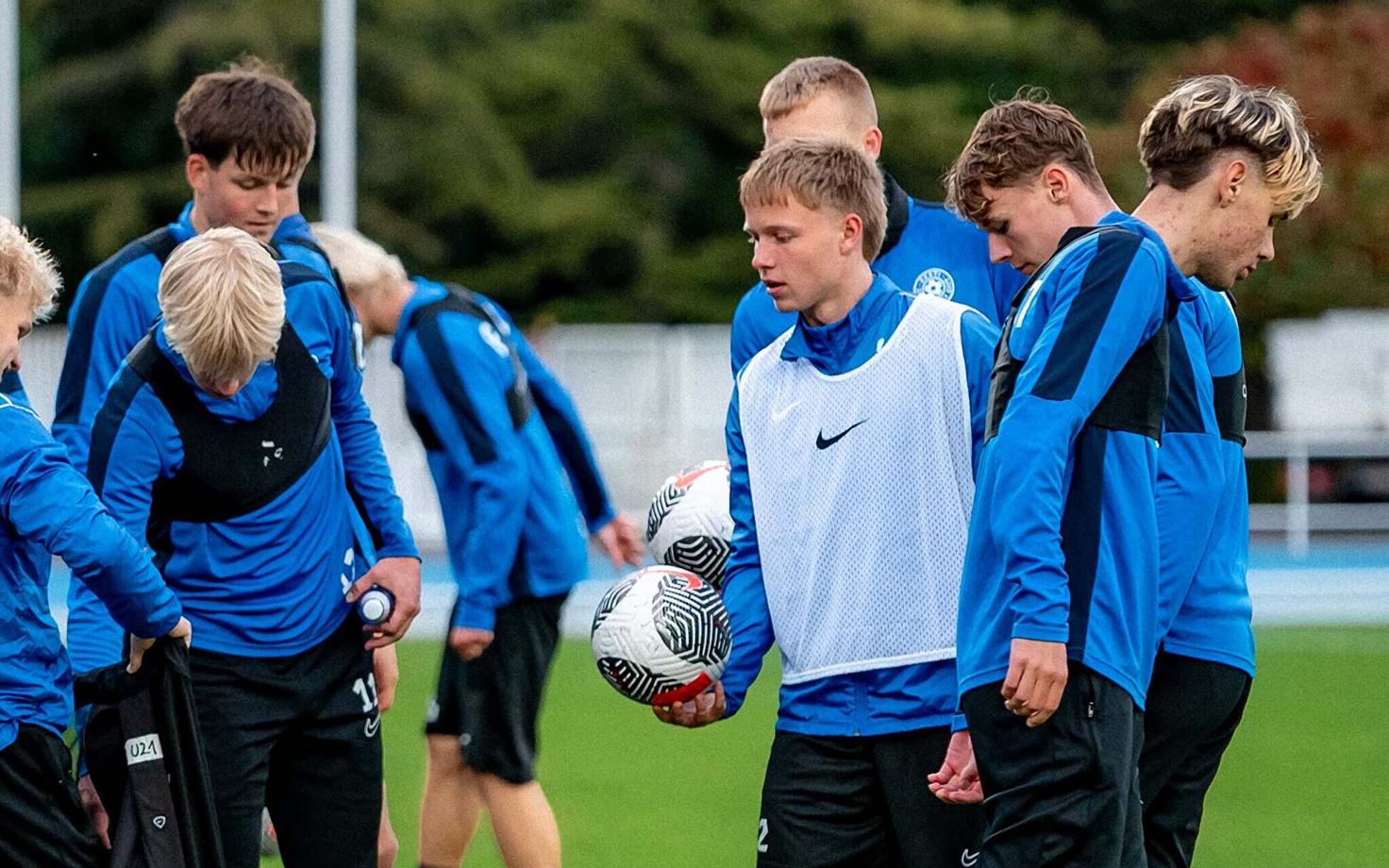 Eesti noormeeste U-21 jalgpallikoondis treeningul.