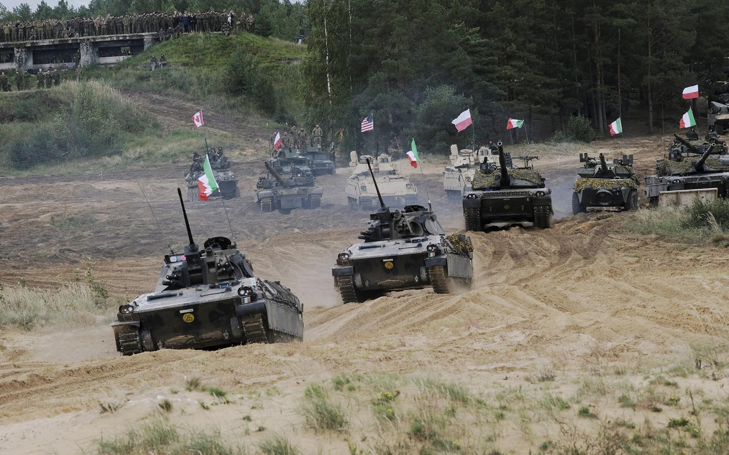Foto on illustreeriv. NATO vägede õppus Lätis Adaži polügoonil.