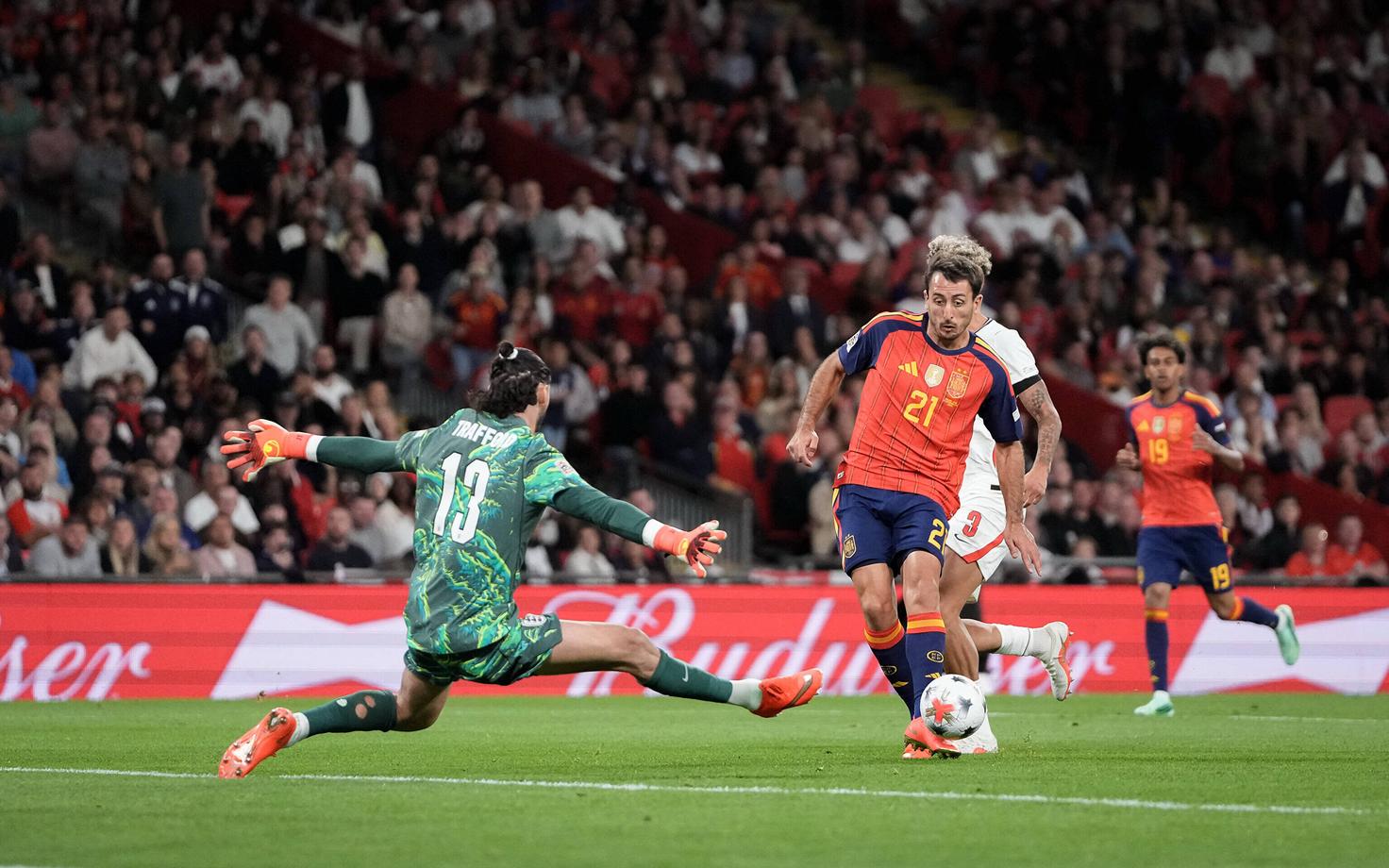 Mikel Oyarzabali võiduvärav tõi Hispaaniale Wembley staadionil kolm punkti