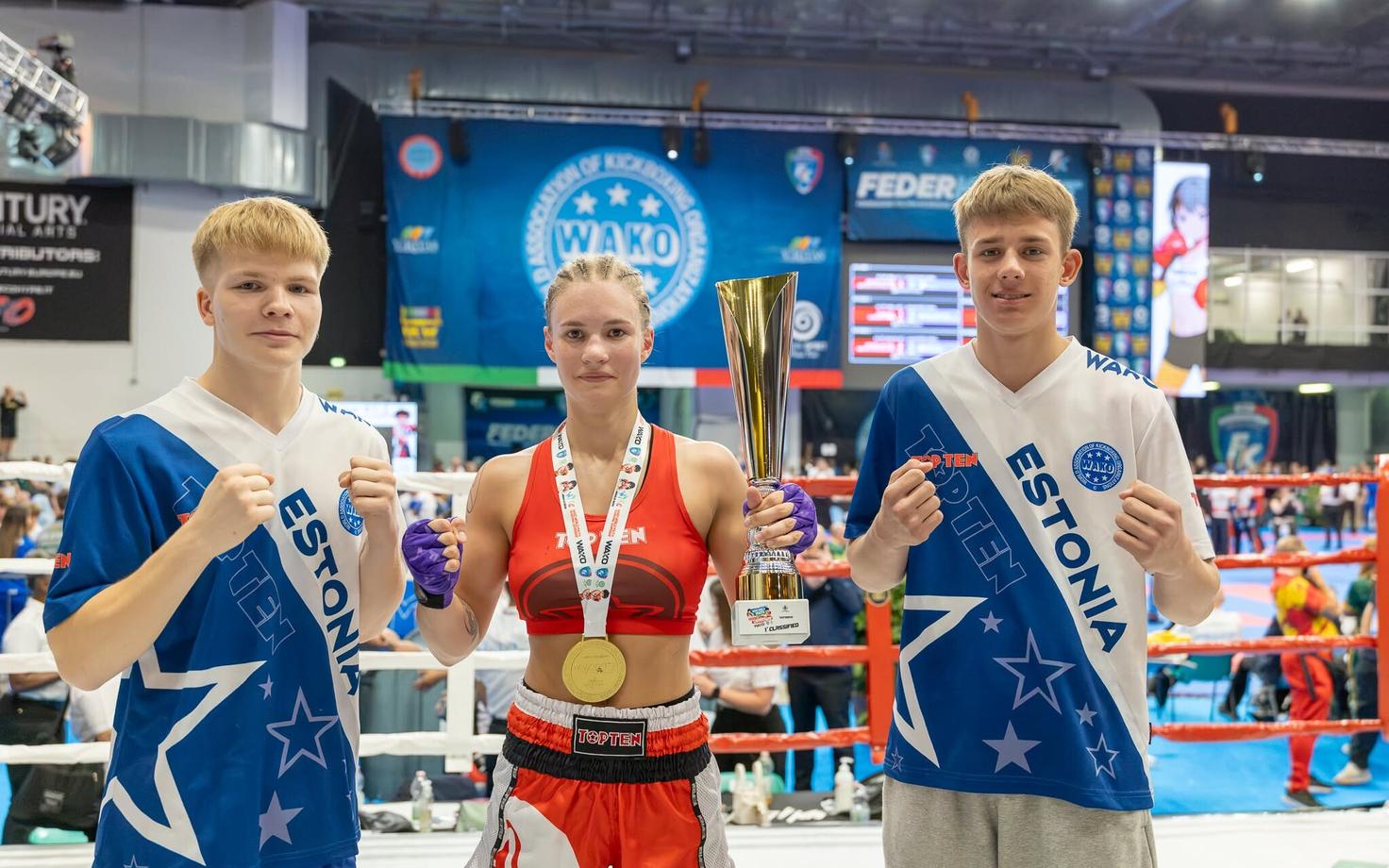 Денис Мухо, Каролина Воронова и Александр Алексеев.