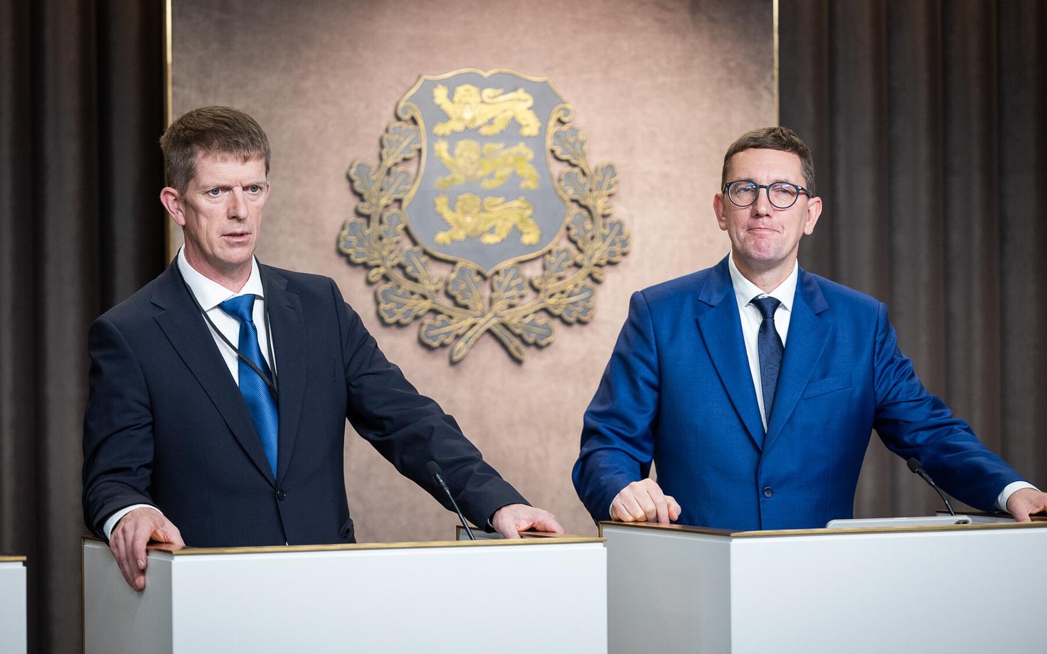 Defense Minister Martin Herem and Prime Minister Kristen Michal at the government press conference on Thursday.