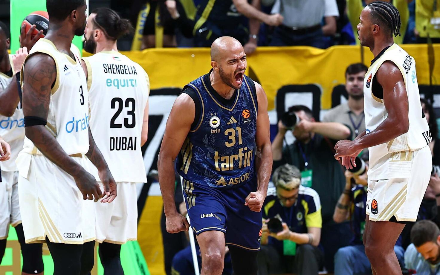 Fenerbahce mängija Shavon Shields.