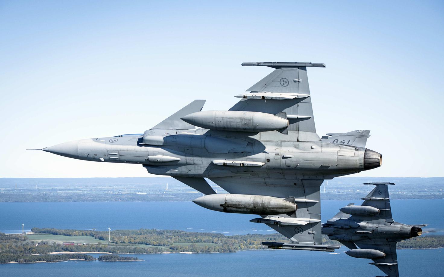 Rootsi mitmeotstarbelised hävitajad JAS 39 Gripen.