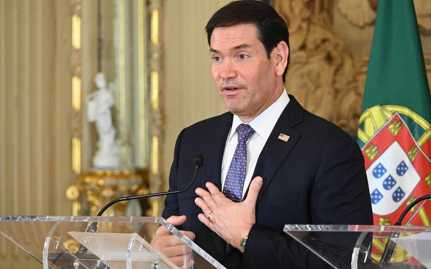 USA välisminister Marco Rubio Portugalis pressikonverentsil.