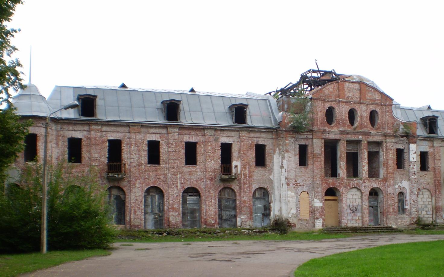 The abandoned Narva-Jõesuu resort hall (Kuursaal).