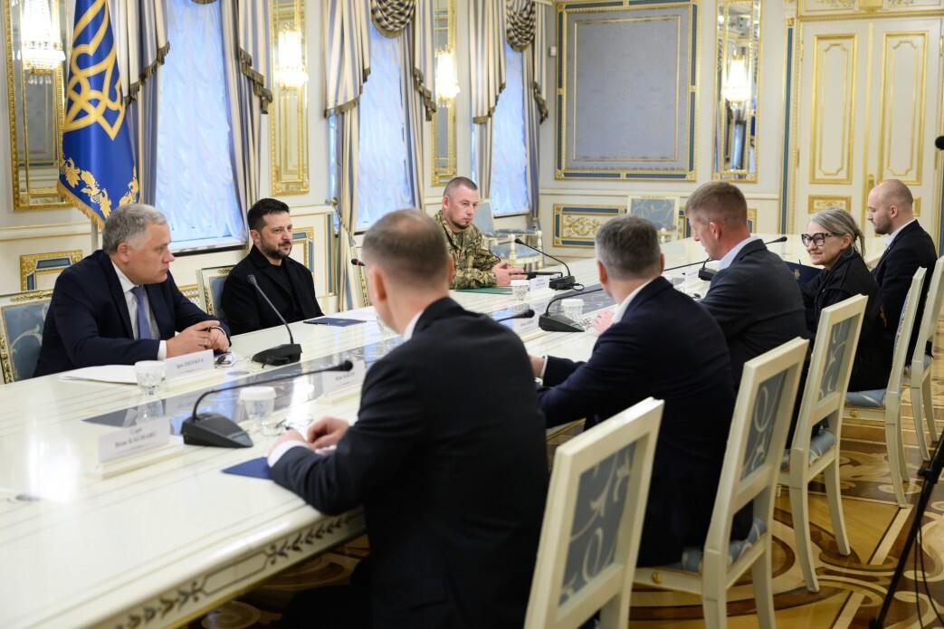 Президент Украины Владимир Зеленский и министр обороны Эстонии Мартин Херем встретились в Киеве.